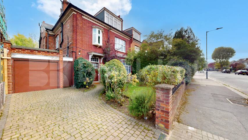 Modern Studio Aylestone Avenue, Brondesbury 